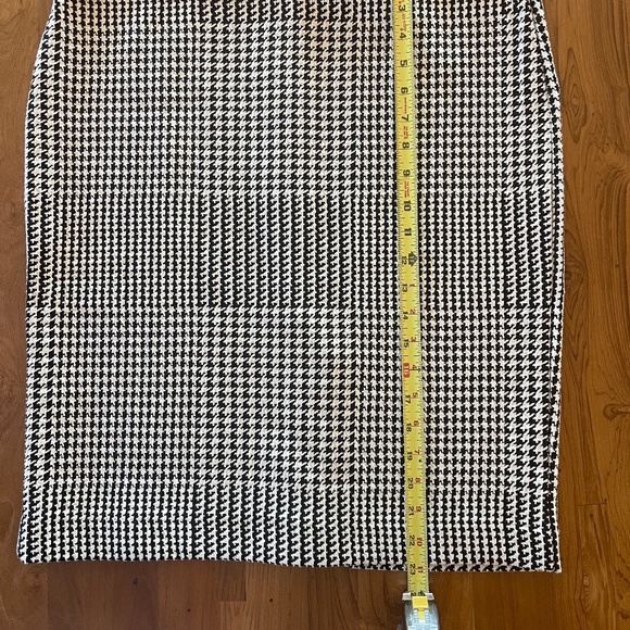 Houndstooth Pencil Skirt - Picture 4 of 6